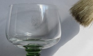 glas-pinsel-fingerabdruck